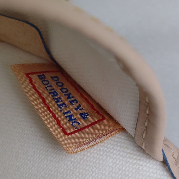 Dooney & Burke Disney Limited Edition Wristlet. - Picture 14 of 16